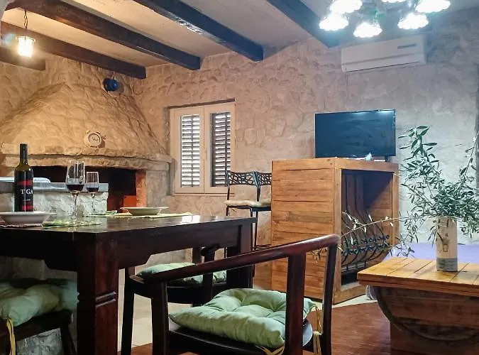 Dalmatia Rustica Comfortable One Bedroom+fireplace Apartamento *