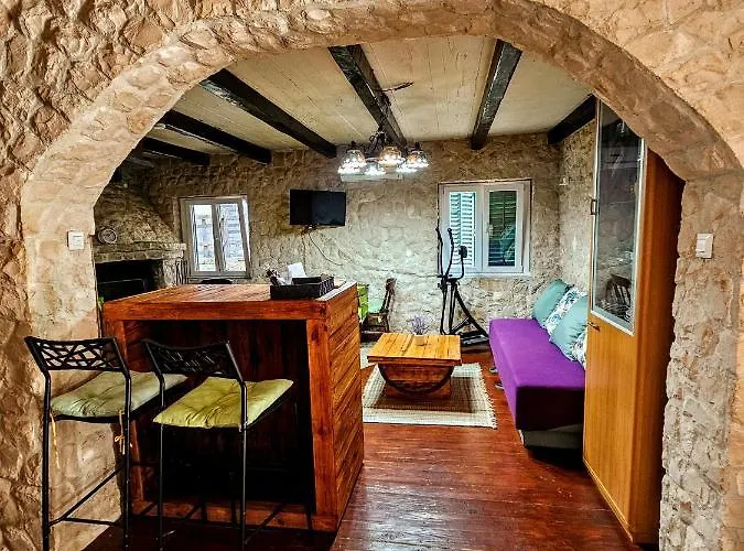 아파트 Dalmatia Rustica Comfortable One Bedroom+fireplace