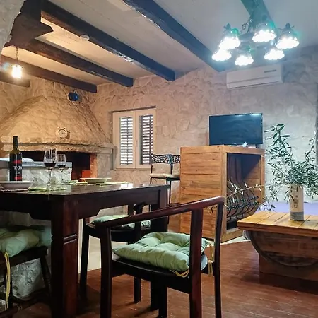 Dalmatia Rustica Comfortable One Bedroom+fireplace Apartment *